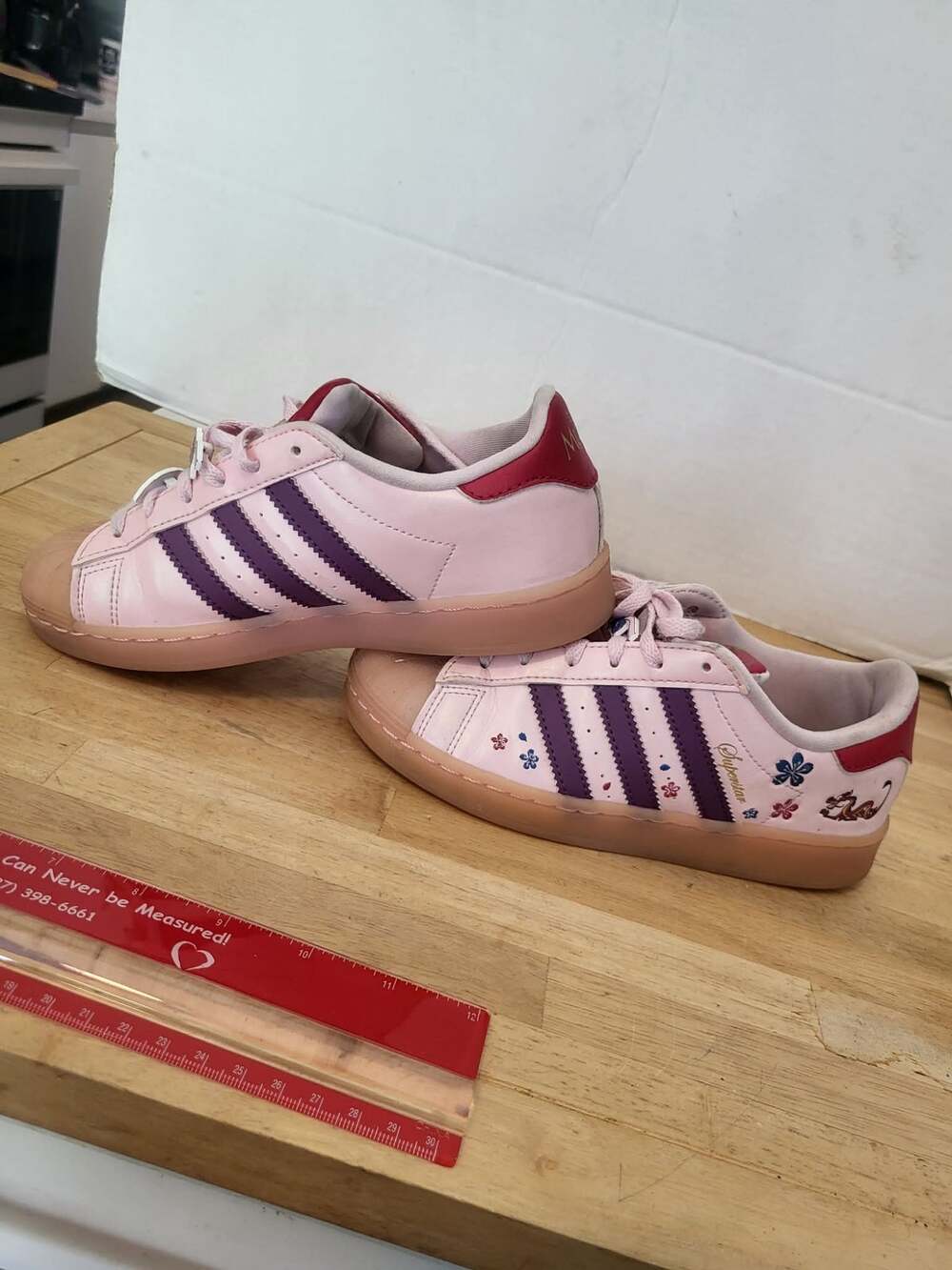 Adidas girls Disney Mulan superstar size 1.5 sneakers athletic shoes